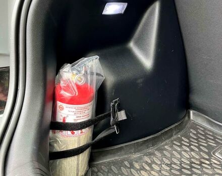 Чорний Кіа Ріо, об'ємом двигуна 1.6 л та пробігом 17600 тис. км за 7300 $, фото 9 на Automoto.ua