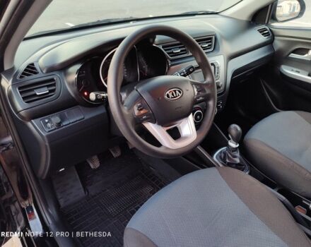 Черный Киа Рио, объемом двигателя 1.4 л и пробегом 41 тыс. км за 8200 $, фото 16 на Automoto.ua