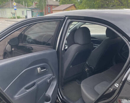 Чорний Кіа Ріо, об'ємом двигуна 1.2 л та пробігом 200 тис. км за 5700 $, фото 6 на Automoto.ua