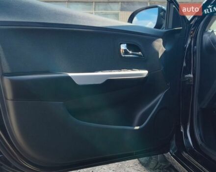 Черный Киа Рио, объемом двигателя 1.59 л и пробегом 62 тыс. км за 9000 $, фото 12 на Automoto.ua