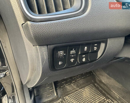 Черный Киа Рио, объемом двигателя 1.4 л и пробегом 159 тыс. км за 11500 $, фото 16 на Automoto.ua