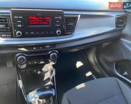 Чорний Кіа Ріо, об'ємом двигуна 1.4 л та пробігом 89 тис. км за 12700 $, фото 37 на Automoto.ua