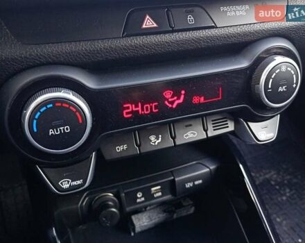 Чорний Кіа Ріо, об'ємом двигуна 1.37 л та пробігом 63 тис. км за 13150 $, фото 15 на Automoto.ua