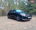 Чорний Кіа Ріо, об'ємом двигуна 1.37 л та пробігом 63 тис. км за 13150 $, фото 7 на Automoto.ua