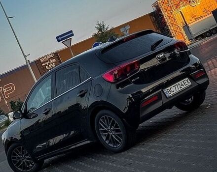 Чорний Кіа Ріо, об'ємом двигуна 1.37 л та пробігом 67 тис. км за 14750 $, фото 6 на Automoto.ua