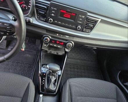 Чорний Кіа Ріо, об'ємом двигуна 1.4 л та пробігом 8 тис. км за 13999 $, фото 16 на Automoto.ua