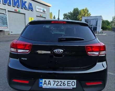 Чорний Кіа Ріо, об'ємом двигуна 1.4 л та пробігом 8 тис. км за 13999 $, фото 11 на Automoto.ua