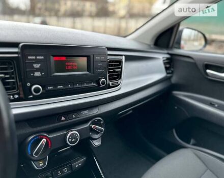 Черный Киа Рио, объемом двигателя 1.2 л и пробегом 79 тыс. км за 10100 $, фото 30 на Automoto.ua