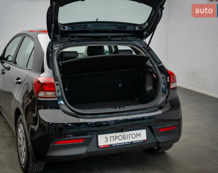 Чорний Кіа Ріо, об'ємом двигуна 1.2 л та пробігом 94 тис. км за 10904 $, фото 6 на Automoto.ua