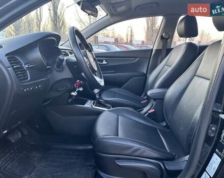 Чорний Кіа Ріо, об'ємом двигуна 1.59 л та пробігом 92 тис. км за 16200 $, фото 13 на Automoto.ua
