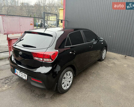 Чорний Кіа Ріо, об'ємом двигуна 1.37 л та пробігом 99 тис. км за 14500 $, фото 4 на Automoto.ua