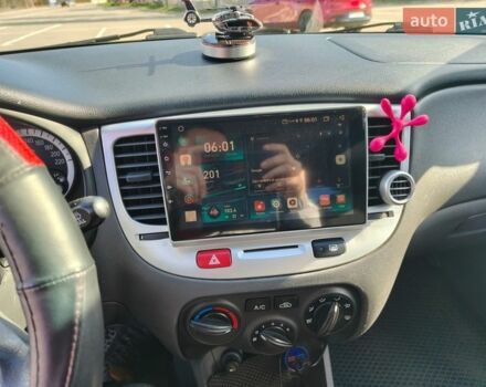 Черный Киа Рио, объемом двигателя 1.4 л и пробегом 187 тыс. км за 4300 $, фото 6 на Automoto.ua