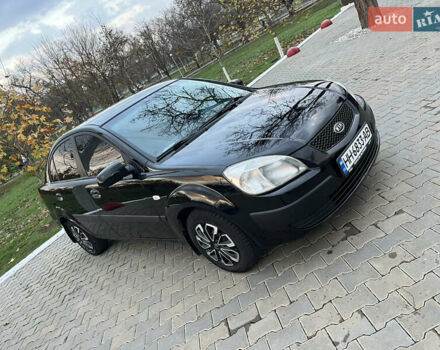 Черный Киа Рио, объемом двигателя 1.4 л и пробегом 297 тыс. км за 3999 $, фото 4 на Automoto.ua