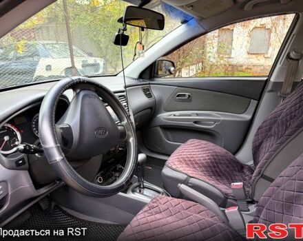 Черный Киа Рио, объемом двигателя 1.4 л и пробегом 199 тыс. км за 5500 $, фото 2 на Automoto.ua