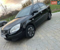 Черный Киа Рио, объемом двигателя 1.4 л и пробегом 297 тыс. км за 3999 $, фото 2 на Automoto.ua