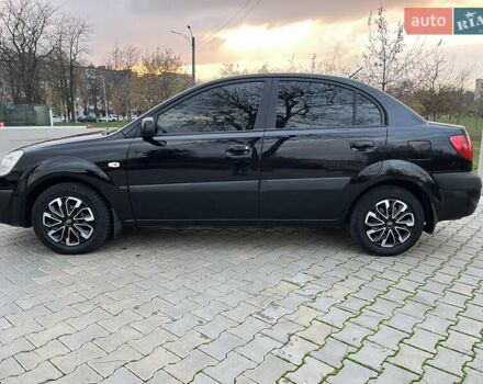 Черный Киа Рио, объемом двигателя 1.4 л и пробегом 297 тыс. км за 3999 $, фото 13 на Automoto.ua