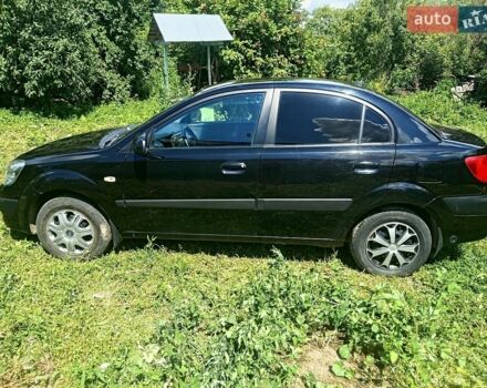 Черный Киа Рио, объемом двигателя 1.4 л и пробегом 350 тыс. км за 3100 $, фото 5 на Automoto.ua