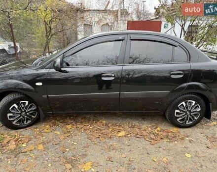 Чорний Кіа Ріо, об'ємом двигуна 1.4 л та пробігом 200 тис. км за 5000 $, фото 1 на Automoto.ua