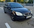 Черный Киа Рио, объемом двигателя 1.4 л и пробегом 350 тыс. км за 3550 $, фото 2 на Automoto.ua