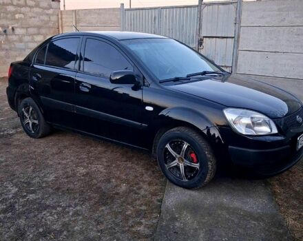 Чорний Кіа Ріо, об'ємом двигуна 1.4 л та пробігом 320 тис. км за 4400 $, фото 2 на Automoto.ua
