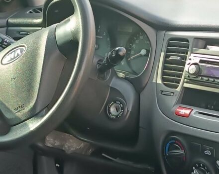 Черный Киа Рио, объемом двигателя 1.4 л и пробегом 196 тыс. км за 4200 $, фото 5 на Automoto.ua
