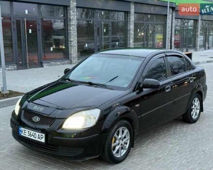 Чорний Кіа Ріо, об'ємом двигуна 1.4 л та пробігом 230 тис. км за 5800 $, фото 3 на Automoto.ua