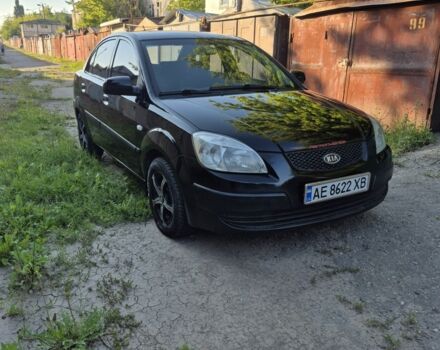 Черный Киа Рио, объемом двигателя 1.4 л и пробегом 270 тыс. км за 3868 $, фото 2 на Automoto.ua