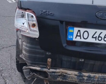 Чорний Кіа Ріо, об'ємом двигуна 1.4 л та пробігом 140 тис. км за 1200 $, фото 3 на Automoto.ua