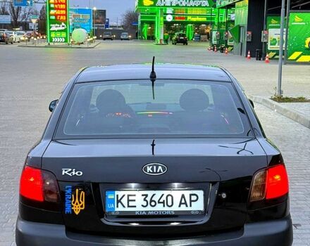 Чорний Кіа Ріо, об'ємом двигуна 1.4 л та пробігом 230 тис. км за 5800 $, фото 5 на Automoto.ua