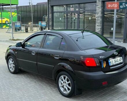 Чорний Кіа Ріо, об'ємом двигуна 1.4 л та пробігом 230 тис. км за 5800 $, фото 2 на Automoto.ua