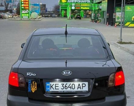 Чорний Кіа Ріо, об'ємом двигуна 1.4 л та пробігом 230 тис. км за 5800 $, фото 6 на Automoto.ua