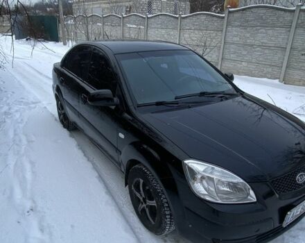 Чорний Кіа Ріо, об'ємом двигуна 1.4 л та пробігом 358 тис. км за 3750 $, фото 2 на Automoto.ua