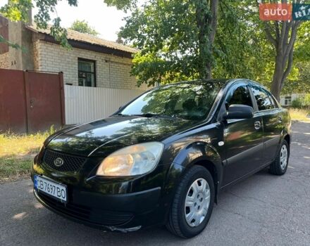 Черный Киа Рио, объемом двигателя 1.4 л и пробегом 235 тыс. км за 3200 $, фото 1 на Automoto.ua
