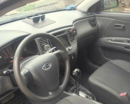 Черный Киа Рио, объемом двигателя 1.4 л и пробегом 229 тыс. км за 4200 $, фото 6 на Automoto.ua