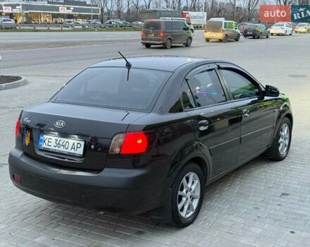 Чорний Кіа Ріо, об'ємом двигуна 1.4 л та пробігом 230 тис. км за 5800 $, фото 5 на Automoto.ua