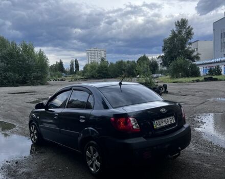 Чорний Кіа Ріо, об'ємом двигуна 1.4 л та пробігом 300 тис. км за 1998 $, фото 4 на Automoto.ua