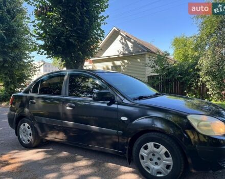 Черный Киа Рио, объемом двигателя 1.4 л и пробегом 235 тыс. км за 3200 $, фото 4 на Automoto.ua