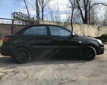Чорний Кіа Ріо, об'ємом двигуна 1.4 л та пробігом 240 тис. км за 4600 $, фото 4 на Automoto.ua