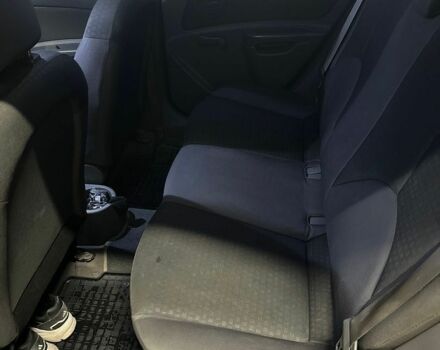 Черный Киа Рио, объемом двигателя 1.4 л и пробегом 216 тыс. км за 3300 $, фото 8 на Automoto.ua