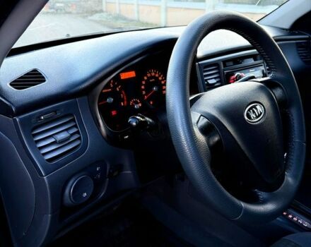 Чорний Кіа Ріо, об'ємом двигуна 1.4 л та пробігом 224 тис. км за 4999 $, фото 9 на Automoto.ua