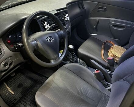 Черный Киа Рио, объемом двигателя 1.4 л и пробегом 216 тыс. км за 3300 $, фото 7 на Automoto.ua