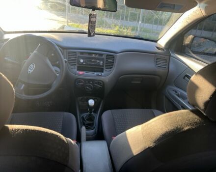 Черный Киа Рио, объемом двигателя 1.4 л и пробегом 259 тыс. км за 3300 $, фото 7 на Automoto.ua