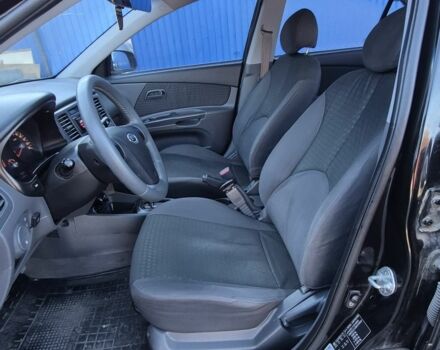 Черный Киа Рио, объемом двигателя 1.4 л и пробегом 220 тыс. км за 4400 $, фото 11 на Automoto.ua