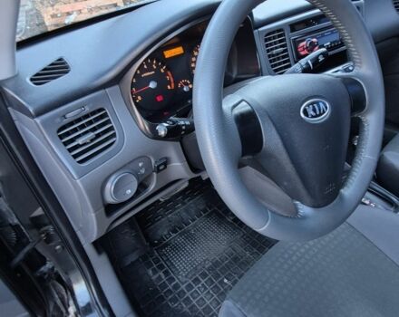 Черный Киа Рио, объемом двигателя 1.4 л и пробегом 220 тыс. км за 4400 $, фото 12 на Automoto.ua