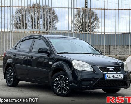 Чорний Кіа Ріо, об'ємом двигуна 1.4 л та пробігом 220 тис. км за 4700 $, фото 1 на Automoto.ua