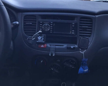 Черный Киа Рио, объемом двигателя 1.4 л и пробегом 291 тыс. км за 5500 $, фото 12 на Automoto.ua