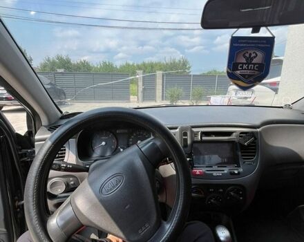 Чорний Кіа Ріо, об'ємом двигуна 1.5 л та пробігом 259 тис. км за 4400 $, фото 6 на Automoto.ua