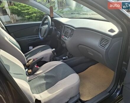 Черный Киа Рио, объемом двигателя 1.4 л и пробегом 156 тыс. км за 4800 $, фото 9 на Automoto.ua
