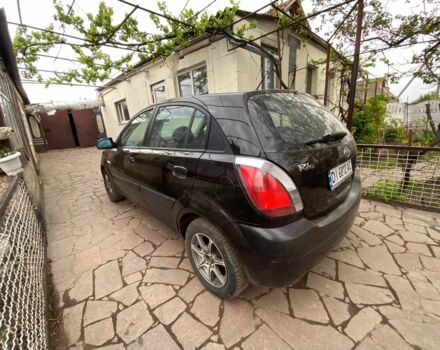Черный Киа Рио, объемом двигателя 1.4 л и пробегом 250 тыс. км за 3399 $, фото 4 на Automoto.ua