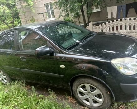 Черный Киа Рио, объемом двигателя 1.4 л и пробегом 260 тыс. км за 3800 $, фото 7 на Automoto.ua